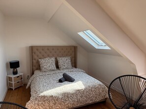 3 bedrooms, iron/ironing board, Internet, bed sheets - L'Élégante – Close to the City Center (Saint-Brieuc)