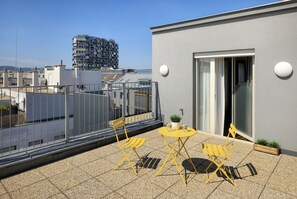 5 Rooms XXL with Balcony & A/C | Balcony view - Jimmys Apartments XXL (Vienna)