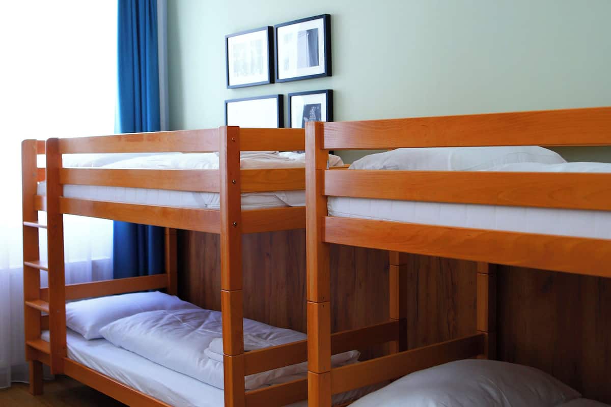 Apartment, 3 Schlafzimmer, Balkon, Stadtblick | 4 Schlafzimmer, Zimmersafe, Schreibtisch, laptopgeeigneter Arbeitsplatz