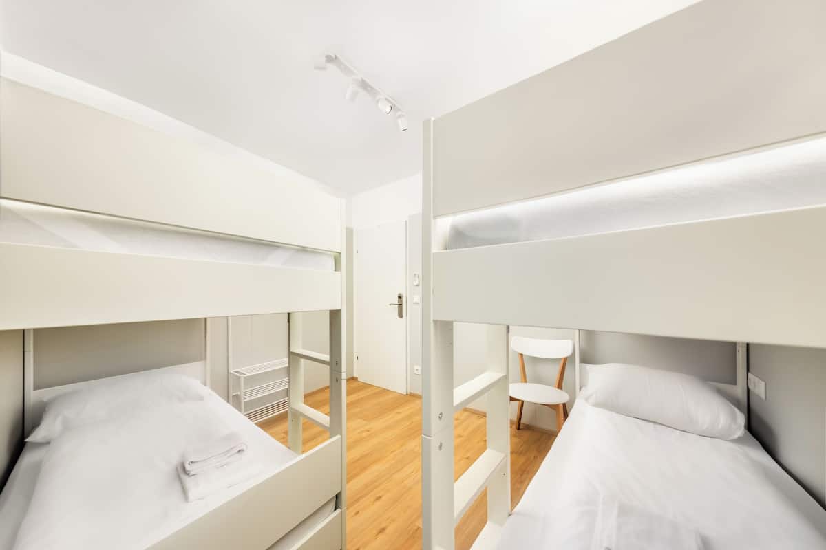 Loft, 4 Schlafzimmer, Küche, Stadtblick | 4 Schlafzimmer, Zimmersafe, Schreibtisch, laptopgeeigneter Arbeitsplatz