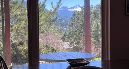 Million dollar views 3-bedroom condo walk to downtown, golf, festivals, etc WiFi