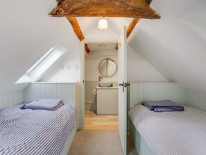 3 bedrooms, free WiFi, bed sheets