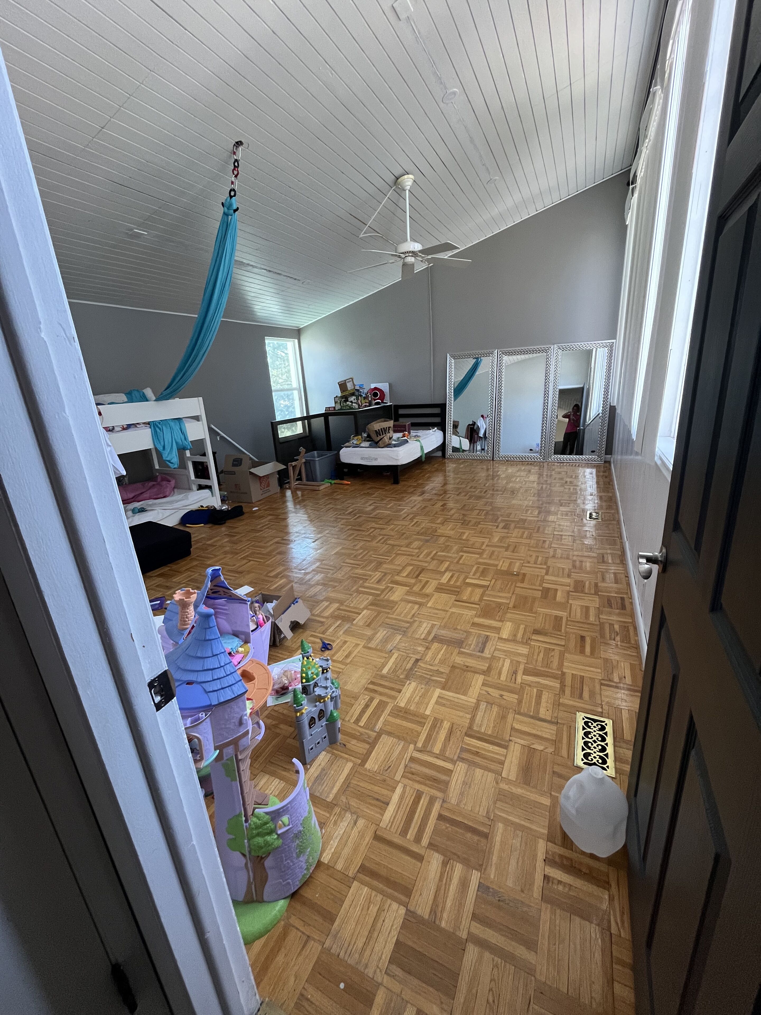 4 chambres, lit parapluie, Wi-Fi, draps fournis