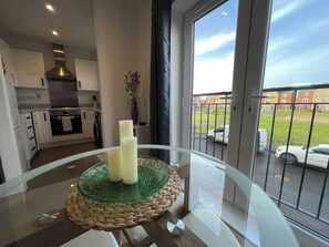 Interior - Florence Coach-house Retreat Parking Wifi (Peterborough)