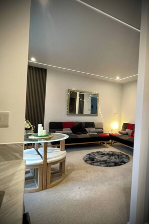 Casa, 2 camere da letto | Soggiorno | Libri