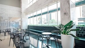 เบสิกอพาร์ทเมนท์ | ร้านอาหาร