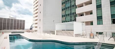 Basic Apartment | Pool