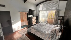 3 室のベッドルーム、アイロン / アイロン台、WiFi、ベッドシーツ