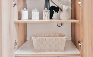 Miscellaneous - Charming 1-bedroom & 1-bathroom apartment in vibrant Johannesburg with Wi-Fi (JOHANNESBURG)