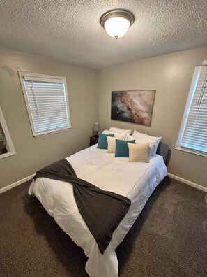 2 bedrooms, desk, iron/ironing board, free WiFi