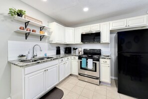 Fridge, microwave, oven, stovetop - Furnished Work/Play Pad, Utilities Included, Near Downtown, Fast WIFI! (Independence)