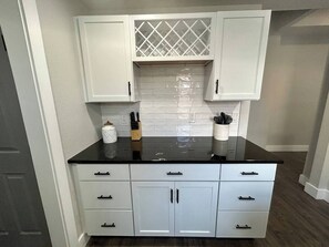 Interior - Large Home/Traveling Crews/Fast WIFI/Furnished, Utilities Included (Kansas City)