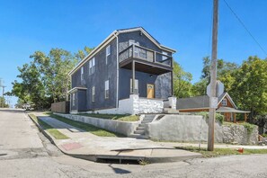 Exterior - Large Home/Traveling Crews/Fast WIFI/Furnished, Utilities Included (Kansas City)