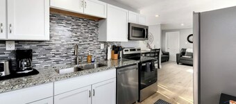 Clean, quiet 2BR home with utilities included and fast WiFi. Comfortable setup with open surroundings and easy access to downtown Kansas City (about 15 minutes). Ideal for short stays, work trips, or a simple, reliable place to unwind.