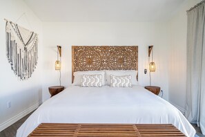 8 chambres, fer et planche à repasser, Wi-Fi, draps fournis