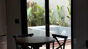 1 bedroom, iron/ironing board, free WiFi