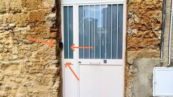 Junior Apartment | 1 bedroom, soundproofing, free WiFi