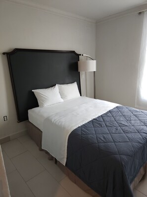 Standard Single Room - Prime 22 Hotel (Buea)
