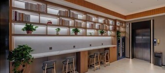 8 Days Hotel (Minhang Jiaotong University Branch)