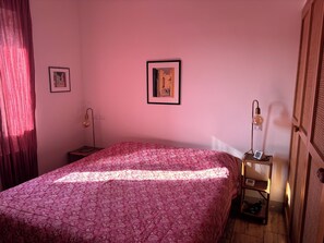Room - House 10 minutes from the sea, 5 minutes from the Tarot Garden 1 h10 from Rome (Toscana)