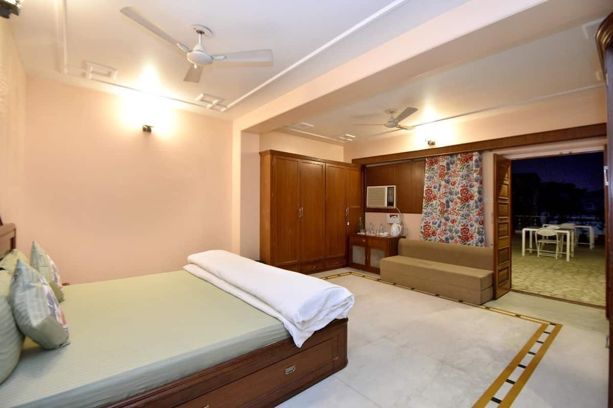 Double Room | Free WiFi