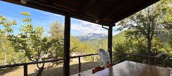 La Casetta nel Bosco Delightful house nestled in the green hills of the Marche region