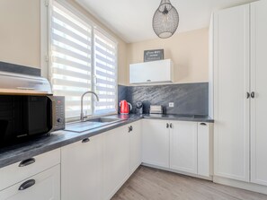 Fridge, microwave, dishwasher, coffee/tea maker - "Rivage d'Arago" - Au coeur d'un quartier typique - Tout à pied (Les Sables-d'Olonne)