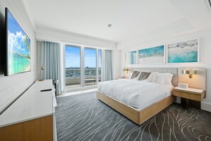 1 bedroom, desk, iron/ironing board, travel cot - Ritz-Carlton Luxury 1BR Residence - Beachfront (Fort Lauderdale)