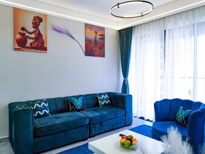 คอมฟอร์ทอพาร์ทเมนท์, ระเบียง, วิวเมือง | บริเวณนั่งเล่น