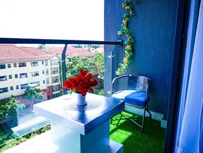 คอมฟอร์ทอพาร์ทเมนท์, ระเบียง, วิวเมือง | ระเบียง