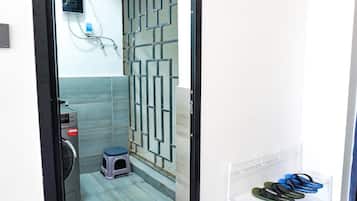 Comfort Apartment, Balcony, City View | Bathroom | Shower, free toiletries, slippers, towels