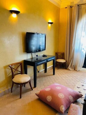 Executive-Suite, Balkon, Blick auf den Innenhof | Innenbereich