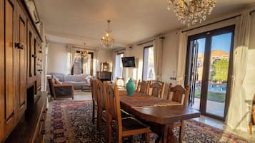 Presidential Suite, Patio, Garden View | In-room safe, free WiFi