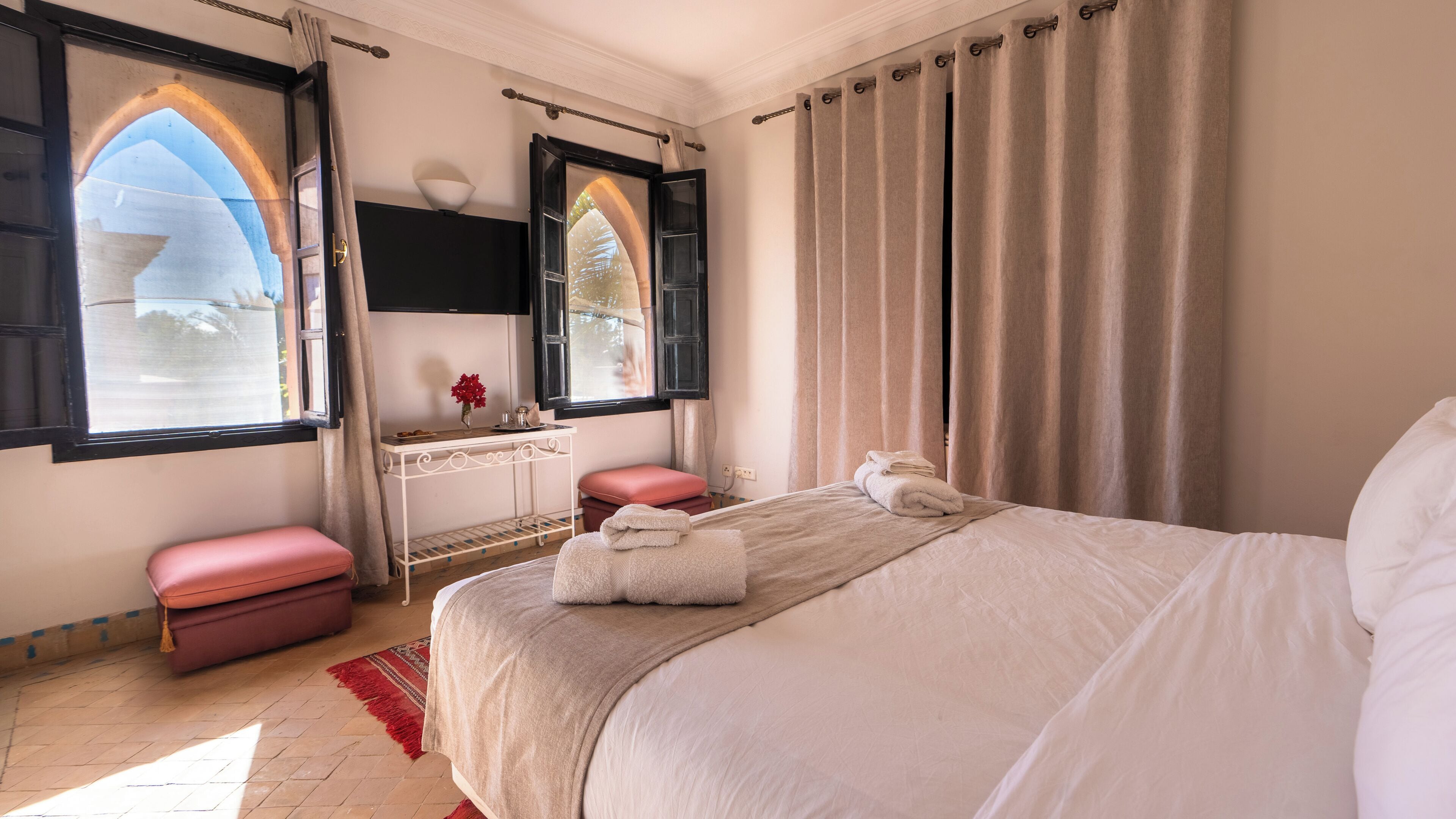 Superior Double Room, Courtyard View | In-room safe, free WiFi