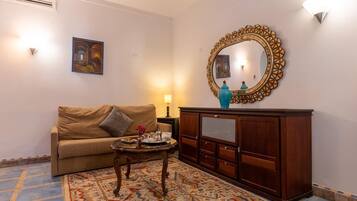 Family Room, Patio, Garden View | In-room safe, free WiFi