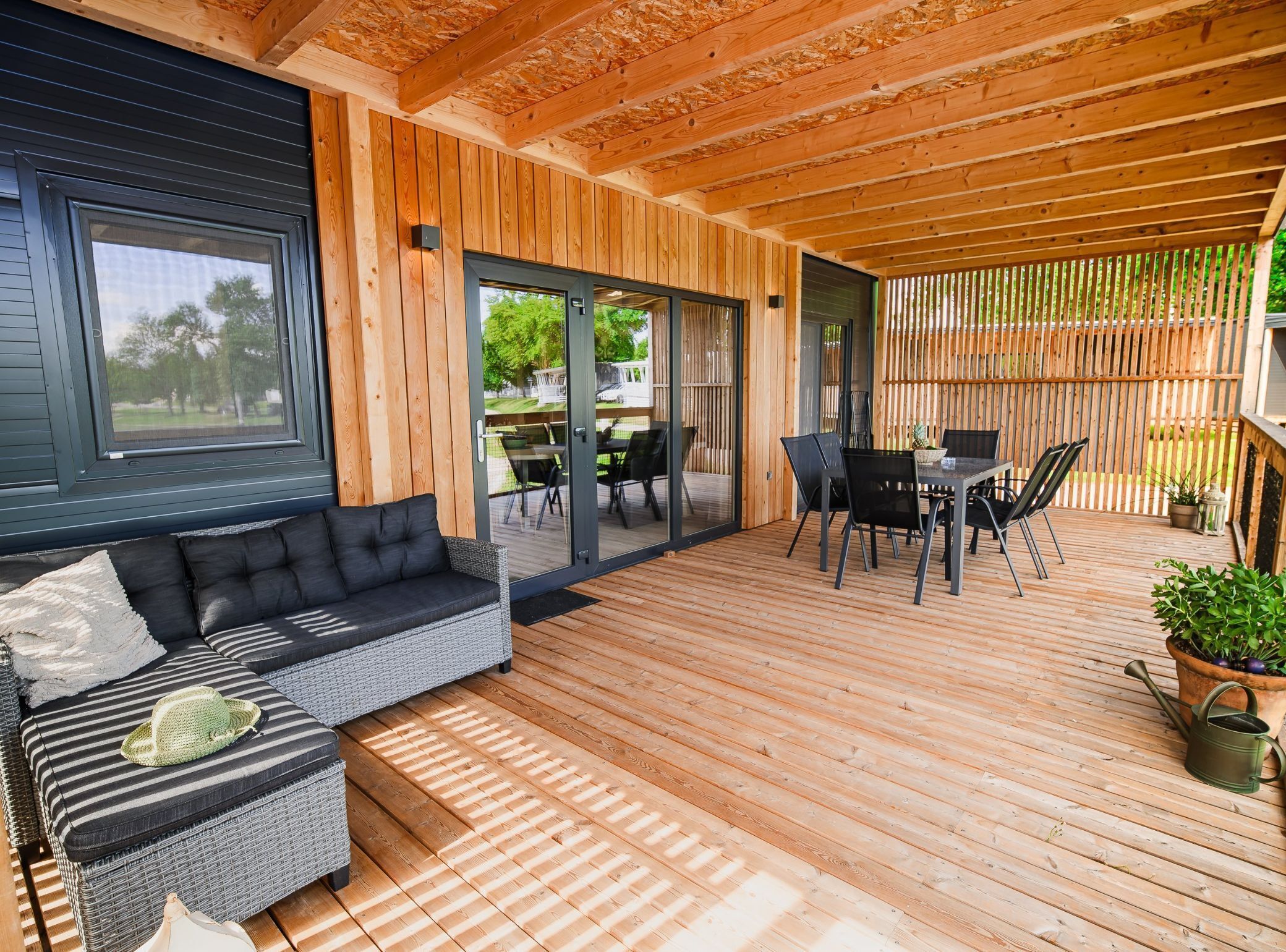 Husvogn (Three Bedroom Mobile Home 15/014) | Spisestue