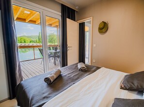 บ้านเคลื่อนที่ (Three Bedroom Mobile Home 15/014) | 24 ห้องนอน