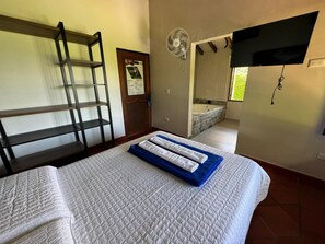5 bedrooms, iron/ironing board, WiFi, bed sheets