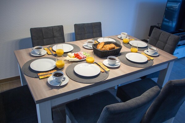 Apartment | Dining