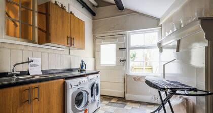 Brook House - UK43013
