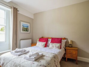 9 bedrooms, free WiFi, bed sheets