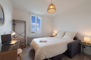 2 chambres, bureau, fer et planche à repasser, Wi-Fi