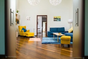 Comfort Apartment, 1 King Bed with Sofa bed, Air conditioning, City View