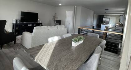 Charming 4-bedroom house with AC, WiFi in delightful Pueblo