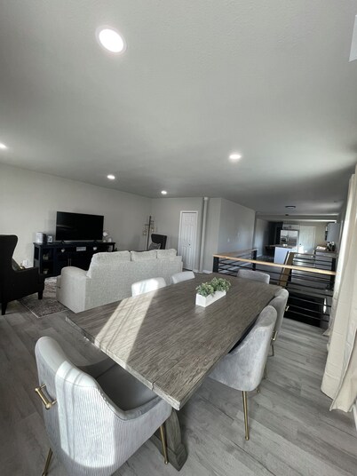 Charming 4-bedroom house with AC, WiFi in delightful Pueblo