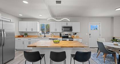Charming 4-bedroom house with AC, WiFi in delightful Pueblo