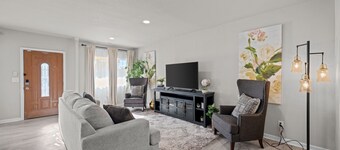 Charming 4-bedroom house with AC, WiFi in delightful Pueblo