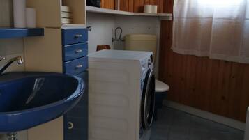 Apartment (Three Bedroom Apartment with Terrace ) | Bathroom | Shower, towels