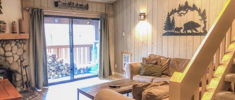 Televisión, chimenea