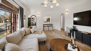 Unclassified image, 4 of 35, button - The Arched Brick House: Fully Remodeled Home Walking Distance to Downtown (Reno)